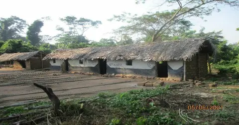 Photo d'une école dans le village Zimba